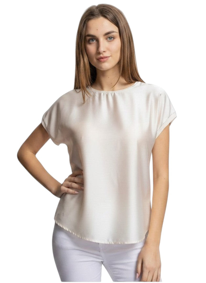 Benny Boutique блуза със сатенен ефект, къси ръкави, с кръгло деколте и свободна кройка.